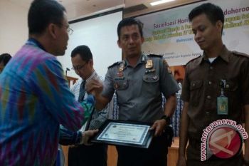 BPK Sulsel terima kartu bebas layanan antrean 
