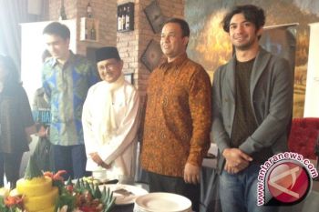 Berkat Reza Rahadian, Habibie Bisa Beli Obat Di Jerman