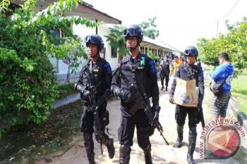 Polisi Geledah Kamar Terduga Teroris Jalan Thamrin 