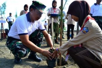 Pertamina Tanam Ribuan Cemara Laut di Cilacap