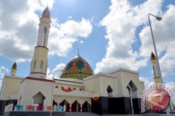 Masjid Al-istiqlal Bukti Willy Mengayomi Semua Umat 