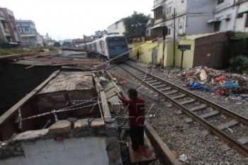 Truk Terguling di Purwokerto, Tujuh KA Terhambat