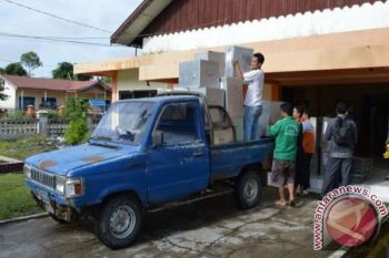 KPU Barsel Distribusikan Logistik Pilgub Kalteng 