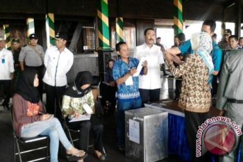 Pj Gubernur Kalteng Tinjau Palaksanaan Pilgub di Pangkalan Bun