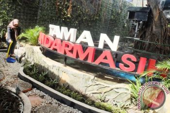 Ada Kebun Binatang Di Terminal Penumpang Bandarmasih