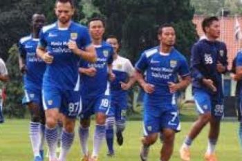 Tak Hanya Jajang, Tiga Pemain Persib Juga Dikirim Ke Italia