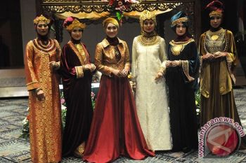 Perancang Indonesia promosikan busana muslim di Inggris