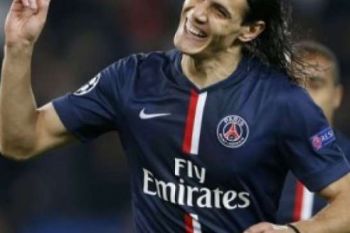 Cavani dan Ibra Antar PSG Kalahkan Chelsea 2-1