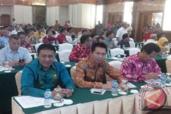 Bupati Pulpis Minta SKPD Maksimalkan Pengelolaan Sampah