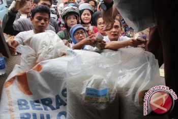 Bulog Tambah Titik OP Kendalikan Harga Beras 
