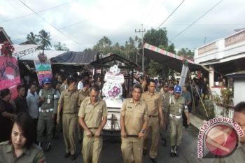 Bupati: almarhum Aswin Rogahang sosok luar biasa