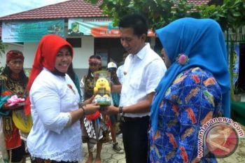 Bupati Barut Resmikan Maskot SMPN 10 "Sibanyi" 