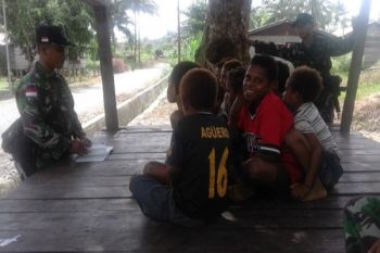 Yonif 406/CK perangi buta aksara di perbatasan RI-PNG