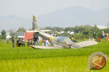 Pesawat Latih TNI Jatuh di Kawasan Pemukiman Malang