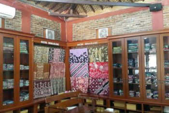 Ganjar Minta Pengrajin Batik Sertifikasi Produk