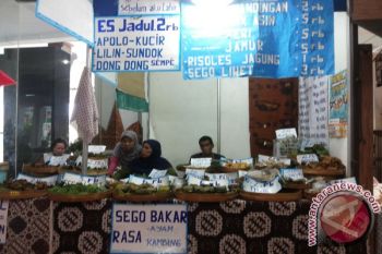 Jajanan lawas sajikan makanan tradisional 