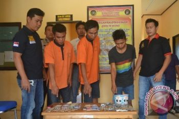 Polsek Dusun Hilir Barsel Tangkap Pengedar Pil Koplo 