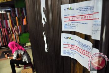 Dinas Perdagangan Segel 100 Kios Pasar 