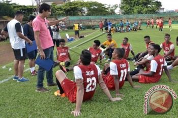 Luciano berupaya fokus persiapkan tim hadapi Persela 