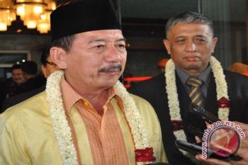 Wali Kota tetap akan memindahkan trayek angkot