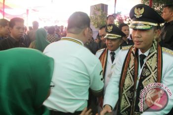 Bupati Waykanan ajak warga lupakan perbedan saat pilkada