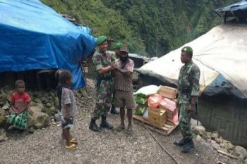 Koramil Tembagapura bantu warga pascabencana longsor 