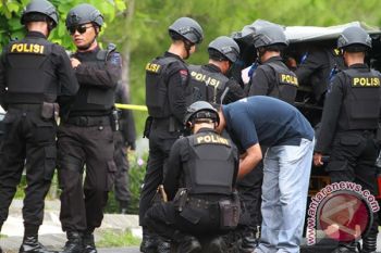 Geledah Persembunyian Teroris Malang