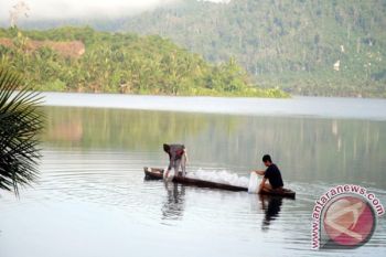 170.000 Benih Ikan Ditebar di Lindu dan Bolano
