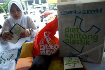 PKK Ajak Masyarakat Kurangi Penggunaan Plastik