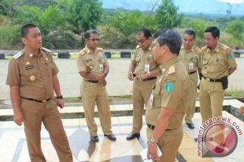 Wabup Luwu Timur sidak hari pertama kerja 