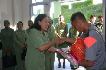 Persit Cenderawasih beri bantuan untuk korban kebakaran di Jayapura