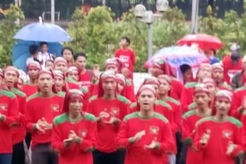 Meski hujan deras ultah Aspek Indonesia meriah	
