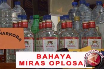 Polisi periksa minuman keras oplosan yang menewaskan tiga warga Sentani