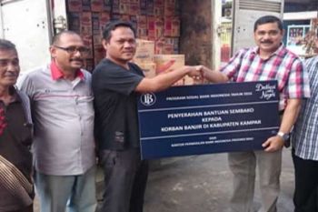 BI Salurkan Bantuan Sembako Untuk Korban Banjir Riau