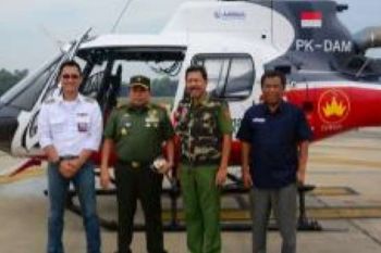 Dumai Terbakar Puluhan Hektare, Danrem Pantau Pemadaman dengan Helikopter 