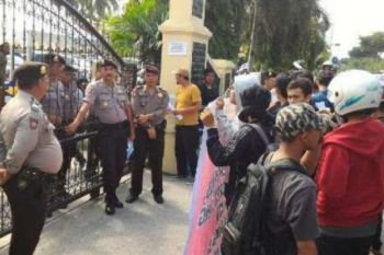 Mahasiswa Ingin Nama-nama Berikut Diusut Keterlibatannya dalam Korupsi Bansos Bengkalis        