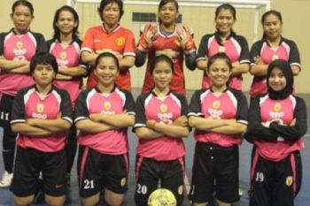 Inilah Babes, Fans Fanatik MU Khusus Cewek di Pekanbaru