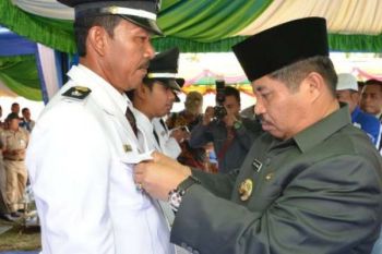  Bupati Bengkalis Lantik 4 Pj Kades dan 2 Kantor Barunya