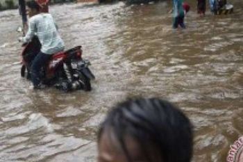 Ratusan Rumah Terendam Banjir di Koto Tangah dan Nanggalo Padang