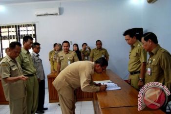 Bupati Barito Utara Saksikan Sertijab Pejabat