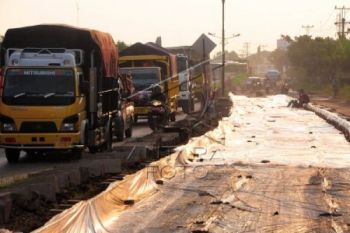 Rusak, Jalur Menuju Pelabuhan Cilacap Perlu Dibeton