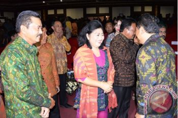 Bupati Karangsem Hadiri Malam Apresiasi dan Budaya HUT Kota Denpasar