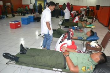 Korem Merauke dan LPP RRI gelar donor darah