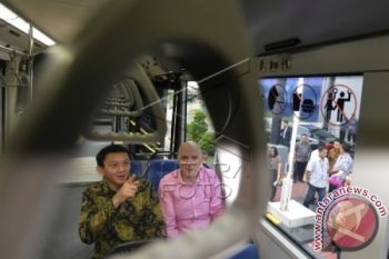 Dubes Australia Kunjungi Kantor Transjakarta