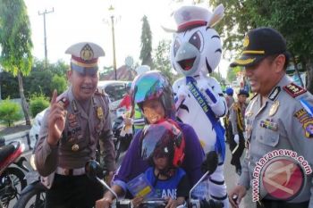 Polisi Cilik Dan Badut Ramaikan Operasi Simpatik