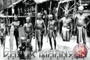 Suku Dayak Ma`anyan Sambut Gerhana Dengan Ritual 