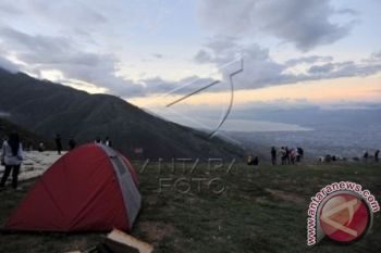 Lokasi Paralayang Matantimali Dipadati Warga Palu 