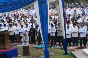 Umat muslim Lampung gelar shalat gerhana