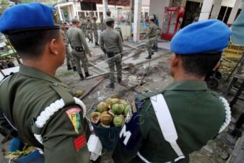 Lapak Pedagang Dibongkar
