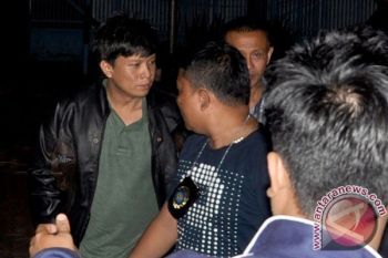 Bupati Ogan Ilir Bersama Empat Tersangka lainnya dibawa ke BNN 